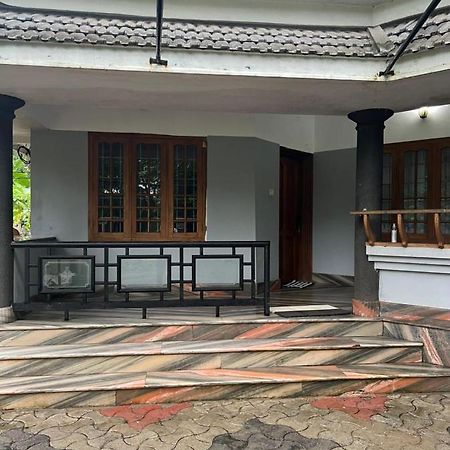 H Villa Nilambūr Dış mekan fotoğraf